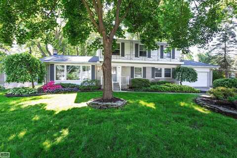 37154 Tall Oak, Clinton Township, MI 48036