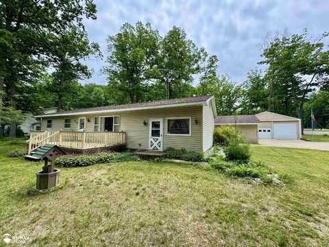 449 Noric, Roscommon, MI 48653