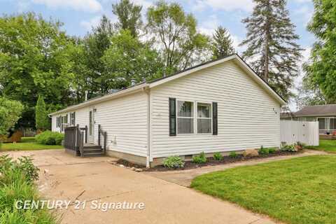 319 S Madison, Perry, MI 48872