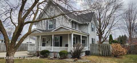 632 S Chapman, Chesaning, MI 48616