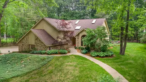 4117 E Old Pine, Midland, MI 48642