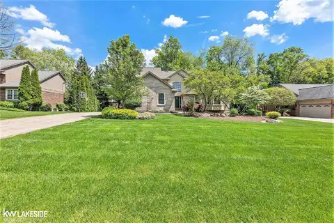 5620 Sheffield, Clarkston, MI 48346