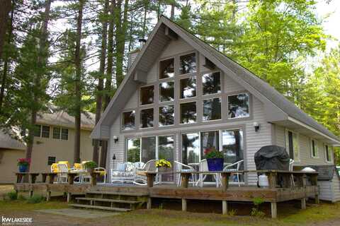 3334 E Pinecrest, Gladwin, MI 48624