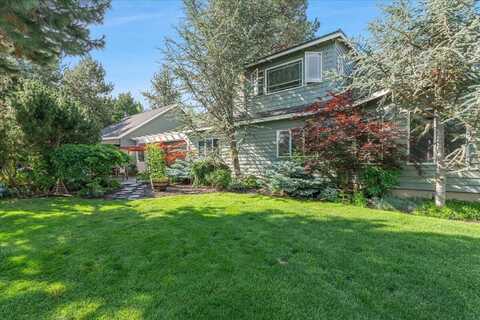 21062 Desert Woods Drive, Bend, OR 97702