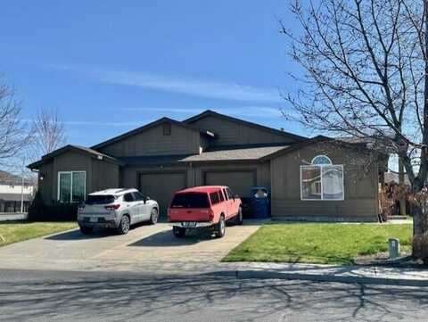 588 NE Negus Loop, Redmond, OR 97756