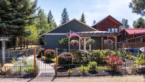 325 E Washington Avenue, Sisters, OR 97759