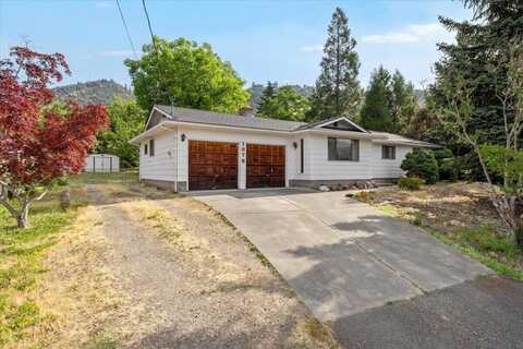 1978 NE D Street, Grants Pass, OR 97526