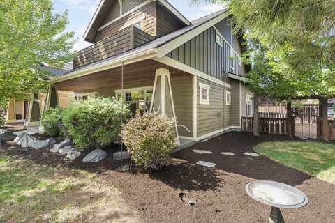 637 NW Compass Lane, Bend, OR 97703