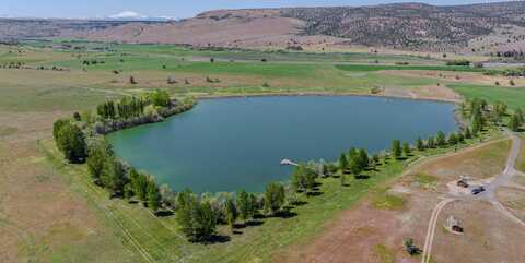 11251 NE HWY 97, Madras, OR 97741