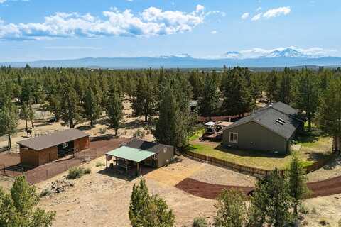 18380 Goldcoach Road, Sisters, OR 97759
