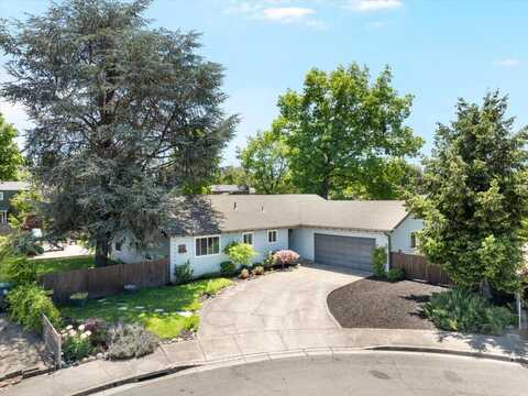 597 Magenta Circle, Medford, OR 97504