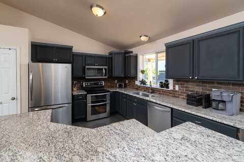 16050 Dick Road, La Pine, OR 97739