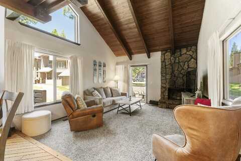57012 Tennis Village Lane, Sunriver, OR 97707