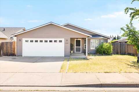 2684 Cummings Lane, Medford, OR 97501