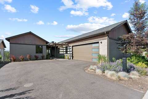 19135 Gateway Loop, Bend, OR 97702