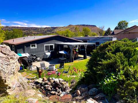 858 E Main Street, John Day, OR 97845