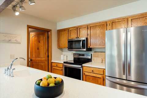 17751 Lake Aspen Court, Sunriver, OR 97707