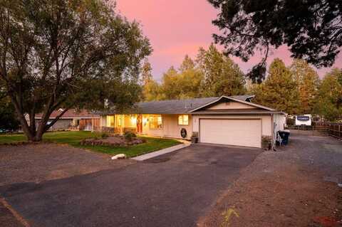 60812 Goldenrain Drive, Bend, OR 97702