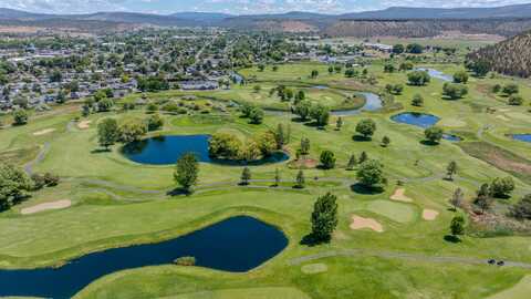 214 SW Meadow Lakes Drive, Prineville, OR 97754