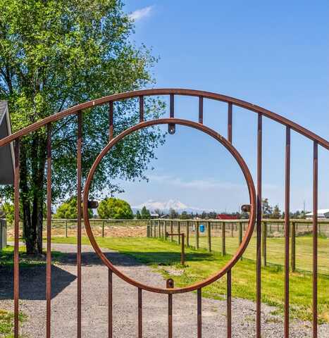 26345 Walker Road, Bend, OR 97701
