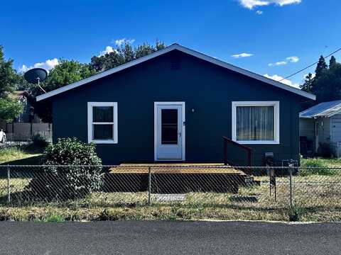 3630 Onyx Avenue, Klamath Falls, OR 97603