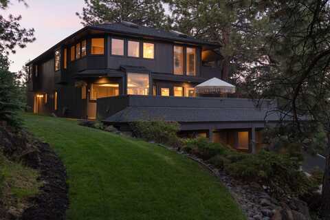 1700 NW Iowa Avenue, Bend, OR 97703
