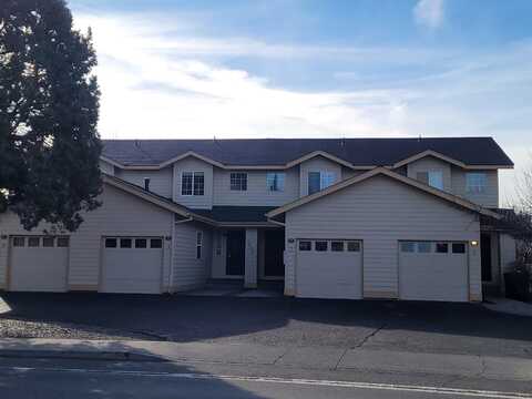 1065 NE Purcell Boulevard, Bend, OR 97701