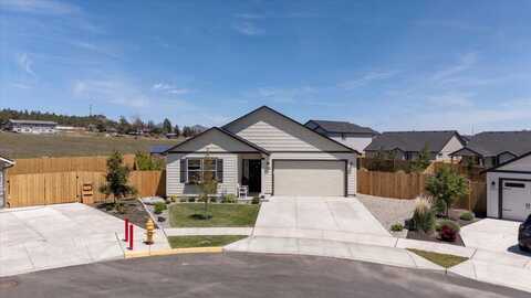 3562 NW 9th Court, Redmond, OR 97756
