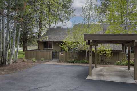 57379 Lake Aspen Court, Sunriver, OR 97707