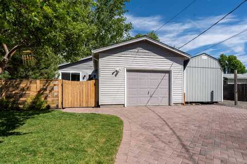 2340 SW Hall Court, Redmond, OR 97756