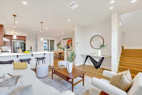 1011 Bellante LN 4, SAN JOSE, CA 95131