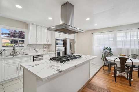 32027 Carroll AVE, HAYWARD, CA 94544