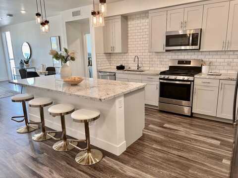 5925 Charlotte DR 324, SAN JOSE, CA 95123