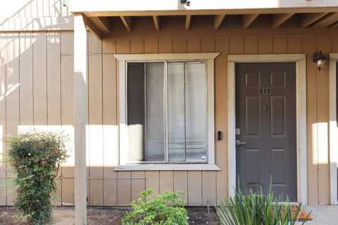 1819 S Cherokee LN 11, LODI, CA 95240