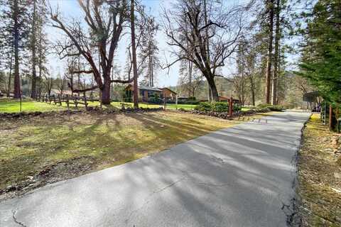 121 Wellock RD, LEWISTON, CA 96052