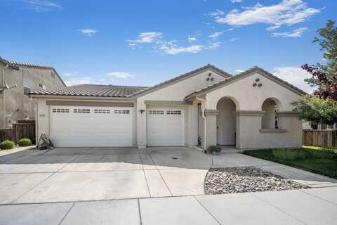 1009 Robert DR, HOLLISTER, CA 95023