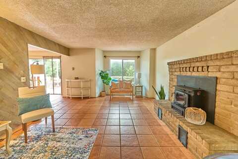 520 Seely AVE, AROMAS, CA 95004