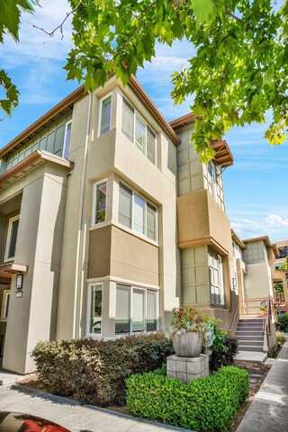 528 Odyssey LN, MILPITAS, CA 95035