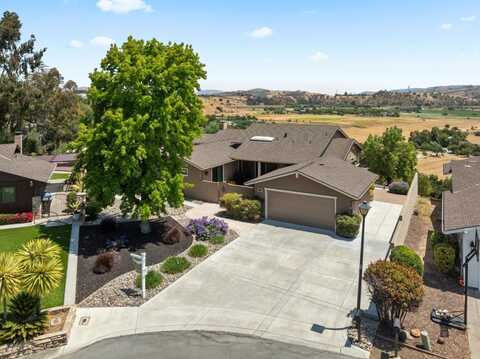 38 Barbras CT, HOLLISTER, CA 95023