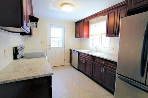 27 Fallon Court, Quincy, MA 02169