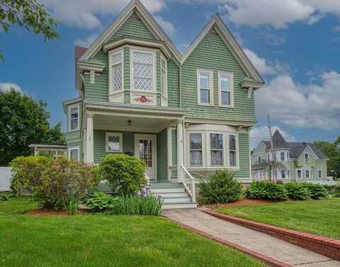43 Ash Street, Brockton, MA 02301
