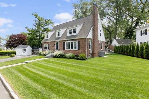 71 Sheffield Rd, Melrose, MA 02176