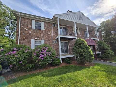 38 Bennett St, Wakefield, MA 01880