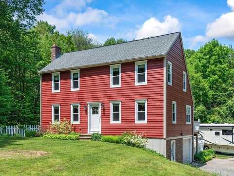 3 Hayes Pond Cir, Charlton, MA 01507