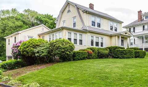 34 Worcester St, Grafton, MA 01519