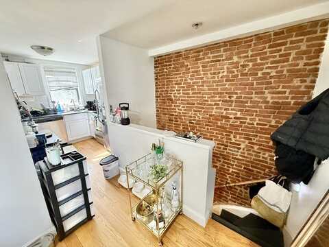 9 Boston St, Boston, MA 02127