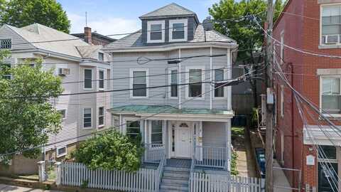 8 Ward St, Salem, MA 01970