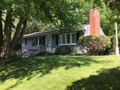 23 White Horse Rd, Plymouth, MA 02360