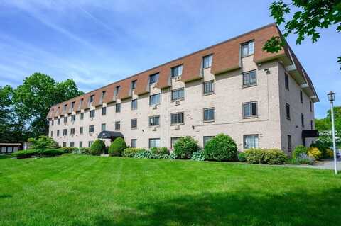 103 Grove St, Rockland, MA 02370