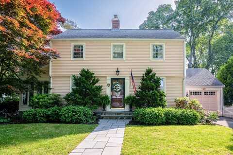 9 Mohawk Rd, Marblehead, MA 01945